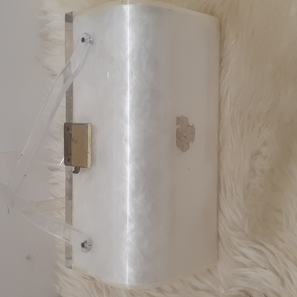 Copy SHOW VIDEO ONLY Vtg Pearlized Lucite Handbag lotus Carved CLEAR Boxy purse - Picture 9 of 10